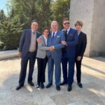 foto oficial con los hermanos serio sucar, carlos, miguel y eduardo
